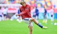 1G2Aの伊東純也がベストイレブン選出で、メッシ＆エムバペと並ぶ「衝撃ラインナップ」公開！ それでも現地ファンは「伊東がメッシと同ランク???」「もっと点数が高いはず」と抗議の声