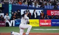 大谷翔平はなぜ規格外のHRを打てるのか？　評論家が見る“膝付き弾”に詰まった極意