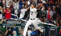 【WBC】大谷翔平、ヘルメットを飛ばして激走二塁打　村上宗隆の劇的逆転サヨナラ打を呼び込む