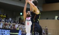 試合を通して猛攻を仕掛けた秋田が群馬に快勝…ケレム・カンターが30得点超のダブルダブル