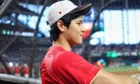大谷翔平の“忘れぬ礼儀”に米称賛「偉大な男」　女性レポーターとのハグが「素敵」