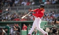 【MLB】吉田正尚、メジャー1号は豪快中越え2ラン　OP戦6試合目で待望の一発、地元ファン喝采