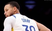 王者ウォリアーズが1クォーターにNBA新記録の55得点で快勝、キングスとのPO1回戦へ