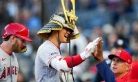 大谷翔平が１００年ぶりの歴史的な一発！米メディアは「元祖二刀流」との“縁”を伝える「ルースが最初のホームランを打った１世紀後に」