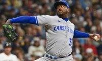 【MLB】真横に滑る166キロが「魔法」　打者クルクル…“人類最速左腕”の剛球は「信じがたい」