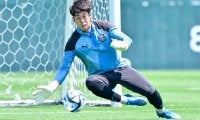 「雨でおいしかった」川崎GK早坂勇希がFC東京との練習試合での悪環境を歓迎した理由。GKだからこそ、試合出場の状況を想定する姿勢を語る……好プレー指摘も、課題を口に