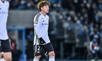 「こんなん蹴れるん!?」J1横浜FMのDF永戸勝也の「無回転の直接FK弾」の軌道がエグすぎる！ 本田圭佑、三浦淳宏を彷彿とさせる「悪魔の左足」にファン驚愕