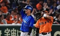 驚異の打率.364…10年目で覚醒のDeNA27歳　塁上でのパフォーマンスに込めた思い