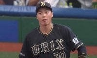 “新入り内野手”は「もしかして神？」　源田も唖然…爆肩＆跳躍力に驚嘆「鳥肌もの」