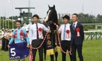 父の無念晴らすイクイノックスの快勝 極めて優秀な成績残し人気を博すキタサンブラック産駒