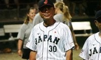 日本国旗振る米国人…WBCの熱を「何とかつないで」　侍大学代表監督がかられる使命感