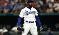 【MLB】捕手も“ビビッていた”166キロ　移籍直後に球団新…人類最速左腕が「えげつない」