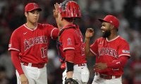 【MLB】ため息の指揮官に突っ伏したGM…やっと実ったエ軍の“積極補強”　ロッカーに戻った笑顔