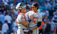 【MLB】藤浪晋太郎、“最速球”トップ5独占で日米キャリア初セーブ　捕手と喜びのハグも