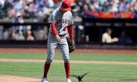 【MLB】エ軍戦で珍事、マウンドの前にハト乱入　プレー続行も不動…場内からは笑いと拍手