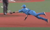 “えび反り”美守が「まじでたまらん」　激ムズ打球も併殺完成「次元違いすぎ」