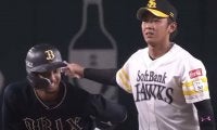 タイムリー打ったのに悶絶→ベンチ爆笑　“悲劇”に耐えられない監督たち「面白すぎ」