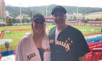 日本の拍手に「感動した」　後輩がリベンジを…台北訪れた豪州夫妻“思い出すWBC”