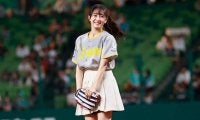“美しい反り”にどよめき「能見を彷彿」　人気アイドルの豪快投球が「かわいすぎる」