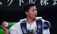 ミス連発で涙→適時打＆好リード　西武2年目捕手が「救われた」甲斐拓也の金言