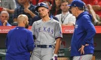 【MLB】シーガー、右前腕の打撲で負傷交代　死球で苦悶の表情…首位打者争いに影響か