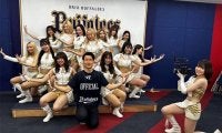 “美女軍団”もビックリのサプライズ　男性職員がキレキレダンス踊った裏側