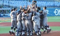 慶大、早大破り4季ぶり40回目の優勝　鷹3位の廣瀬が20号、甲子園Vの慶応高に次ぎ栄冠