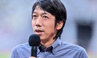 「講習メンバーが豪華」43歳誕生日を迎えた中村憲剛氏のS級ライセンス講習会での“祝福集合写真”に反響!「主役の後ろを陣取るウッチーさすがです」の声