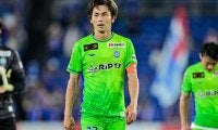 「この試合で一番面白かった」GKとして緊急出場の湘南ベルマーレDF、「終了間際のクロス対応」が話題に！ スタジアムのサポーターからは大歓声