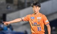 「胸熱すぎるやん!!!」ブラジルで奮闘中の松岡大起の元指揮官との“再会肩組みショット”が「泣ける」と話題！「いいお写真」「ゼ将やんけ!頑張れ松岡!」の声