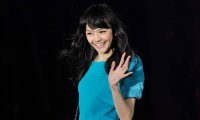 「ものすっごく可愛い！可愛すぎます！」人気モデル松井愛莉が披露した地元クラブの「ユニフォーム姿」が大反響！ 正面と背中を写真2枚に「お似合いで可愛らしい」の声