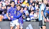 「これはユナイテッド移籍」U-22日本代表の佐藤恵允が“強烈ミドル弾＆ラッシュパフォ”披露！「“ケイン”とかいう名前良すぎる」「めちゃくそイケメンですやん」との声