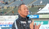 Ｊリーグで進む残酷なヒエラルキー　ギラヴァンツ北九州・小林伸二前監督「国内では１～２チーム、超ビッククラブを作る流れにある」