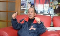 星稜戦で山下智茂元監督が解説　初4強の息子と握手　センバツ
