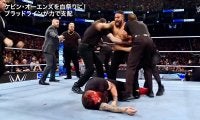 米人気レスラー、衝撃の流血KO　元新日戦士が狂気の場外乱闘劇「完全に傷口を狙っている」制御不能で物議