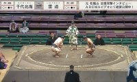 「鋼の肉体」ムキムキボディの19歳力士 強い勝ちっぷりに相撲ファンが注目「力あるなー」「かっこいい」