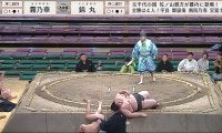 体重2倍差対決、19歳力士が「転落しながら投げ勝つ」土俵際の衝撃決着 執念に館内どよめき