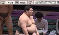 丸坊主の“新・怪物力士”、土俵際に追い込まれて絶体絶命も「そこから残すんかい！」驚異的な粘りにファン脱帽
