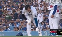 球場騒然！大谷翔平に一体、何が起こったのか…！？ 予想外のアクシデント発生→ヤバすぎる神対応が話題に　ファン騒然「さすが人格者」「聖人すぎるな」