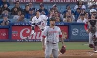 息してる…？ 大谷翔平、“変態パワー弾”を打った瞬間に“異変”が起きた…！？ カモられた投手のリアクションがヤバすぎると話題に 「あの打ち方で入るとは…」「この顔ｗ」