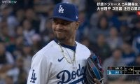 名手ベッツに何が起こった？ まさかの大悪送球に球場もどよめきの瞬間「珍しい」「やらかした顔w」ミス直後はレアな変顔まで披露