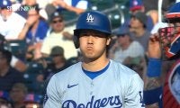 大谷翔平が“くの字”になっちゃった！球審の謎判定に珍リアクションでアピール