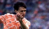 忘れられないEUROの名シーン ファン・バステンのボレーシュートはサッカー史に残る一撃になった