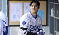大谷翔平が18号&19号「またやってくれた」1試合2本塁打でチームの勝利に貢献！ 由伸離脱、ベッツ死球で途中交代「みんなでカバーできるように」