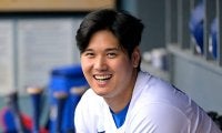 大谷翔平、デコピンと歩く様子公開　SNSに2S投稿…背中には小さな“ランドセル”