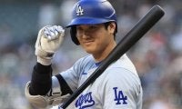 まさに“神キャッチ” 大谷翔平を打球直撃の危機から救ったド軍バットボーイに称賛の嵐「英雄的な行動に畏敬の念を抱く」