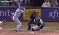 もはや暴力！ 大谷翔平の弾丸打球が審判を襲った瞬間 171キロの火を噴くロケットヒットに「危ない！！」「塁審よく逃げたな」