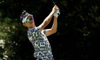 ツアー未勝利の阿久津未来也が首位で最終日へ 2打差2位に米澤蓮