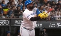 驚愕パワーで投手呆然　衝撃の“流し打ち弾”に球場騒然…好調の日本ハム助っ人「目が離せない」