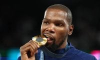 パリ土産は金メダルだけじゃなかった…デュラントがサッカーの強豪PSGの少数株主に
